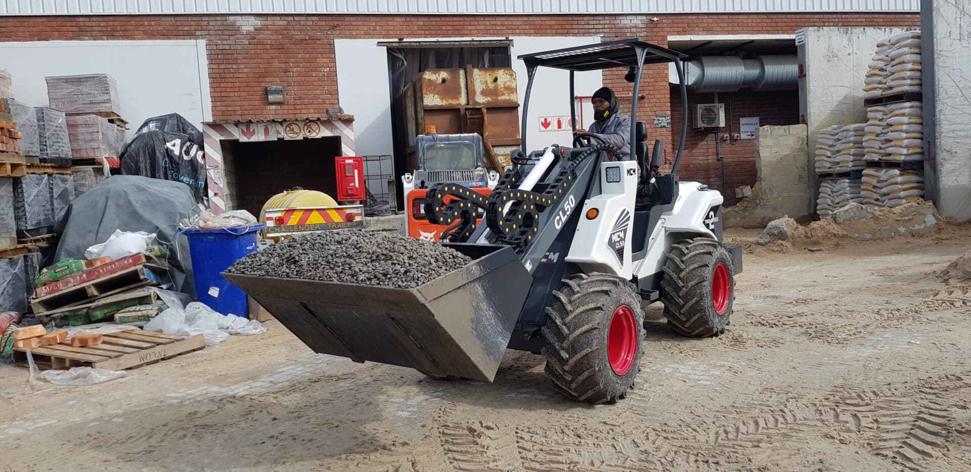 MCM CL50 Compact Loader