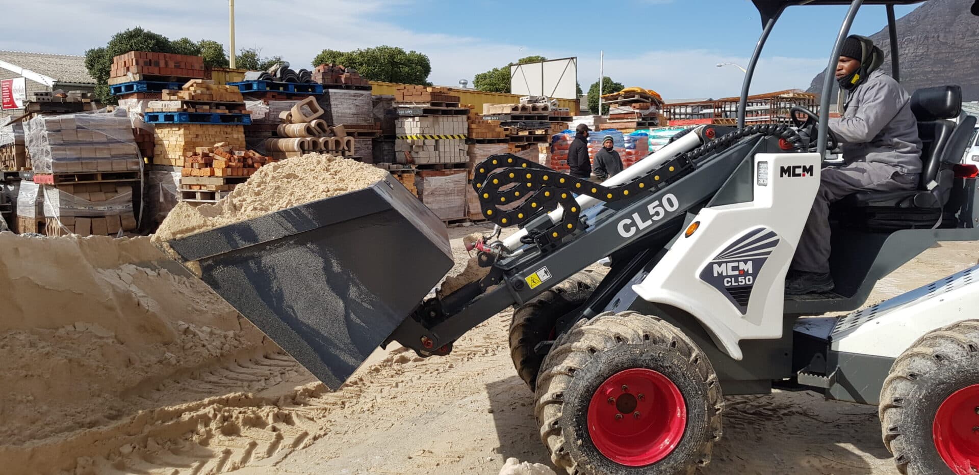 MCM CL50 Compact Loader