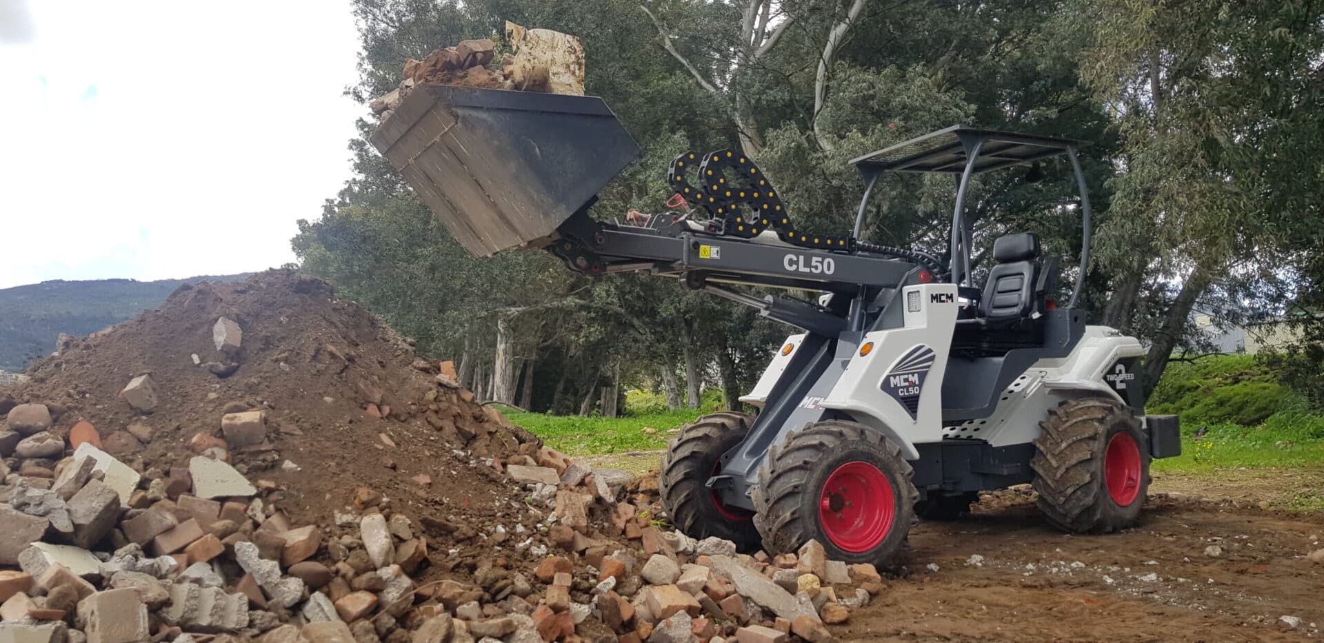 MCM CL50 Compact Loader