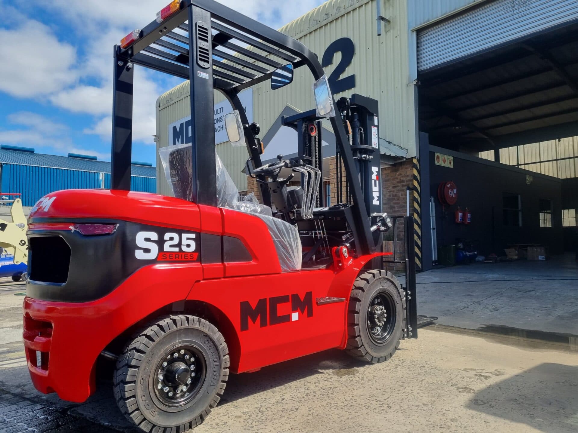 MCM S25 Forklift