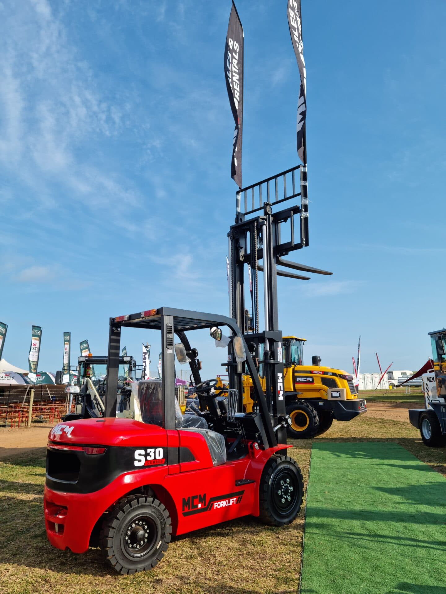 MCM S30 Forklift