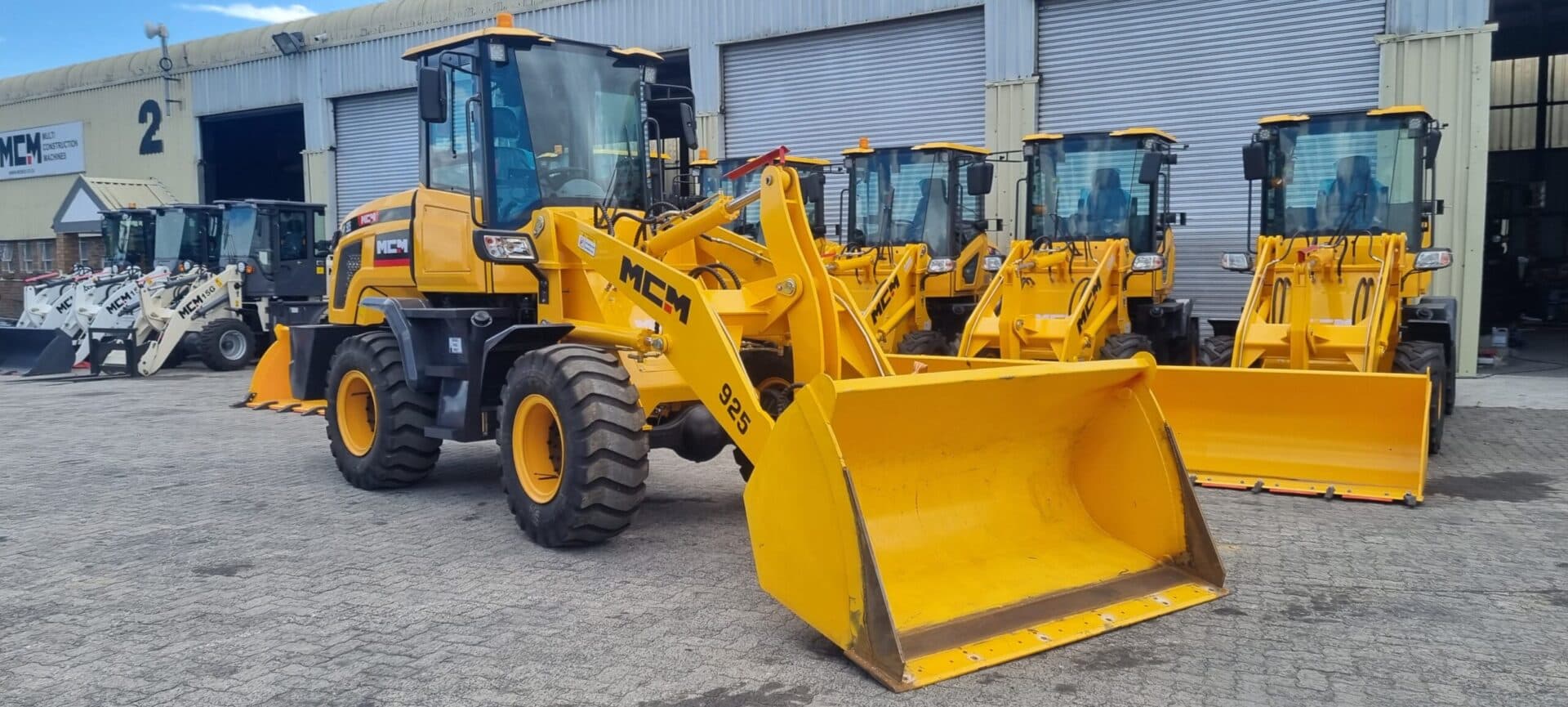 MCM 925 Front End Loader