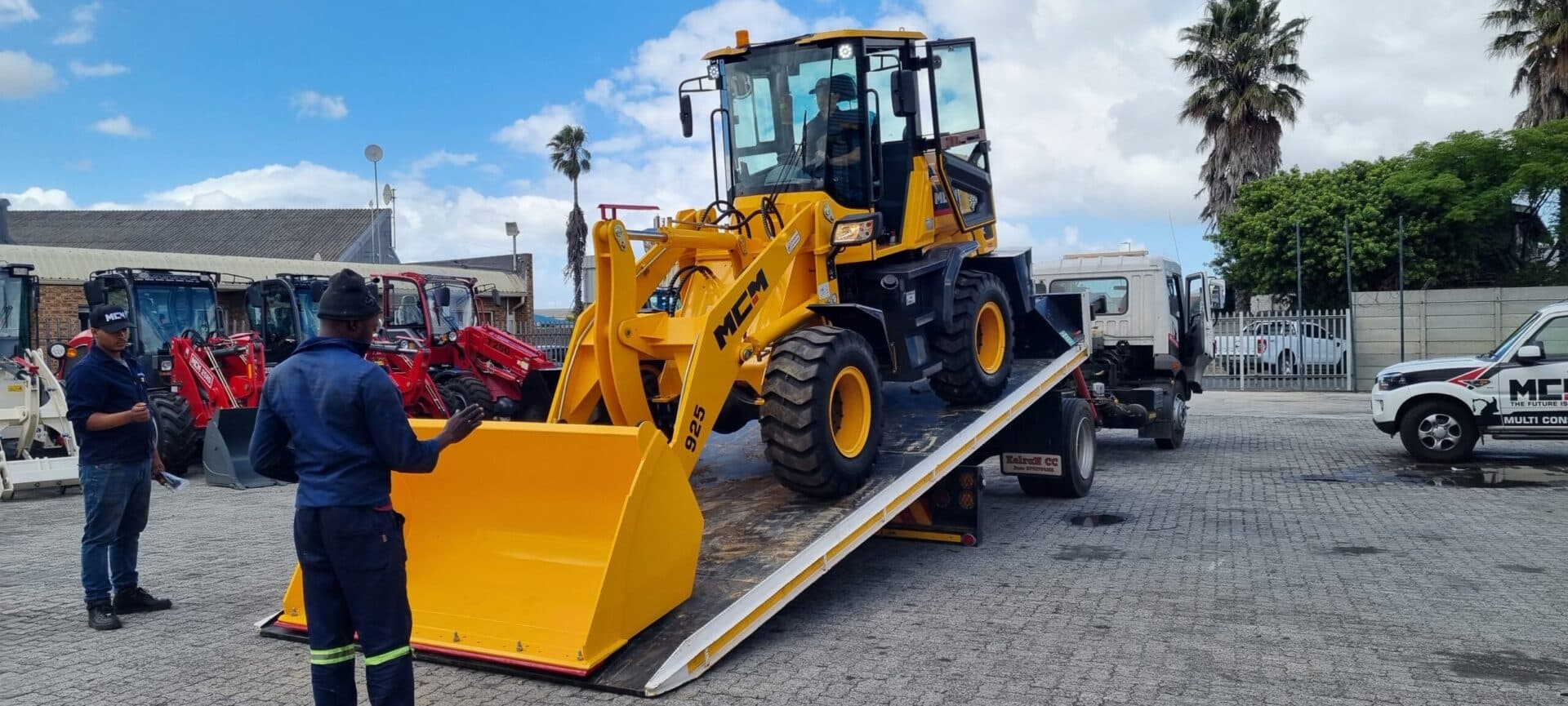 MCM 925 Front End Loader