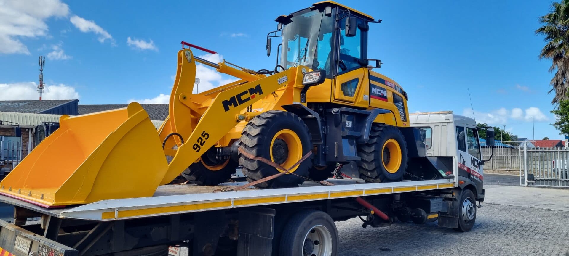 MCM 925 Front End Loader