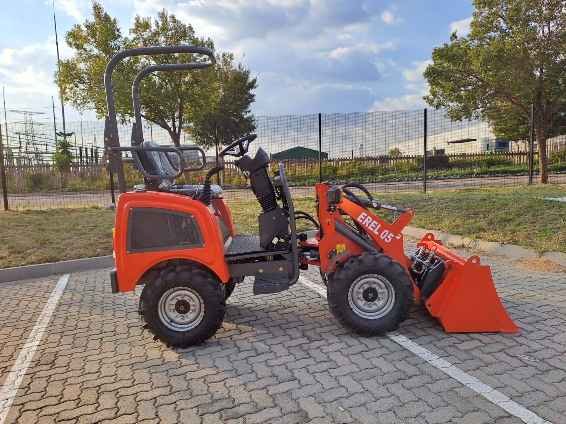 Everun EREL05 Electric Loader
