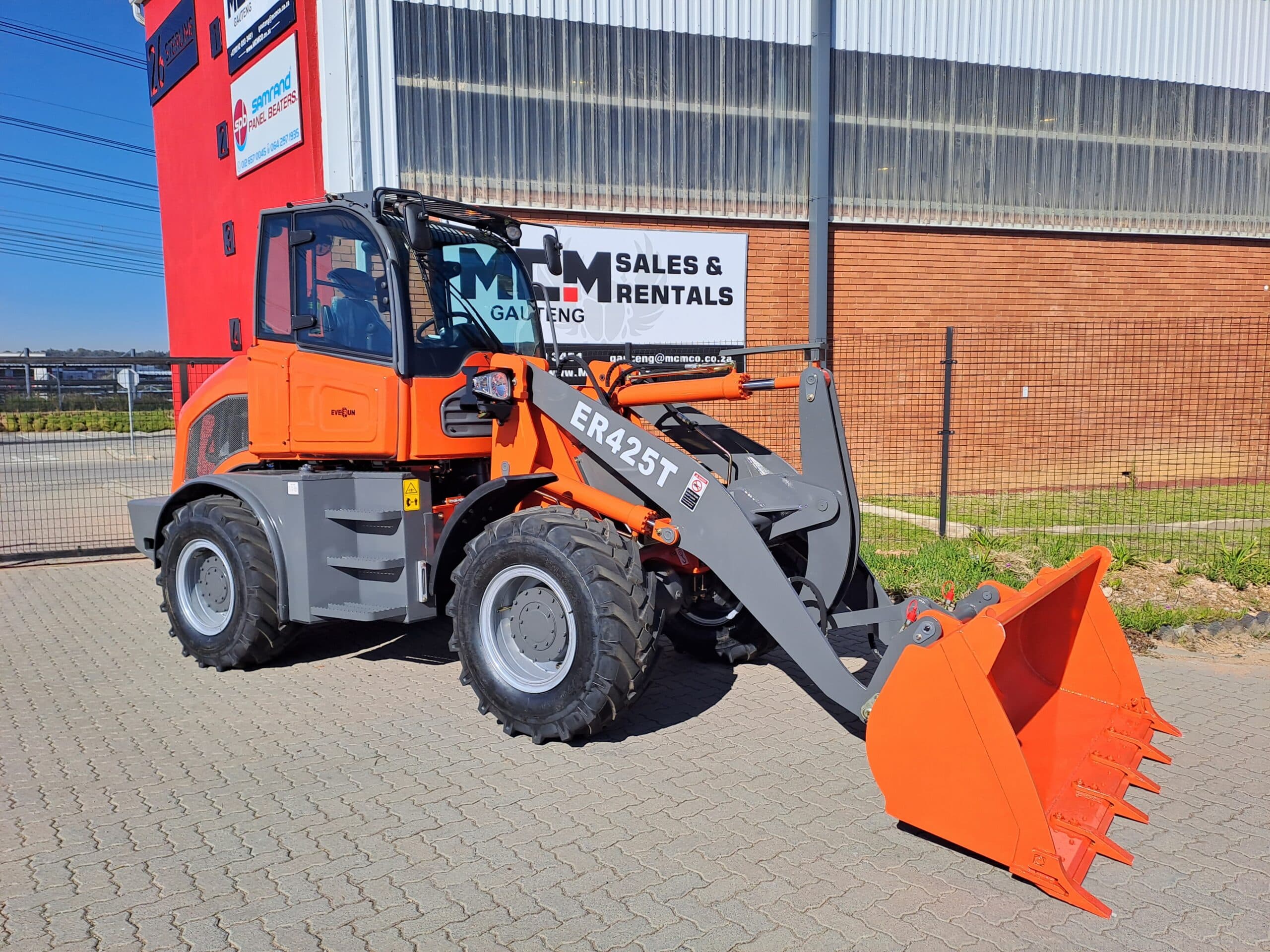 Everun ER425T Front End Loader