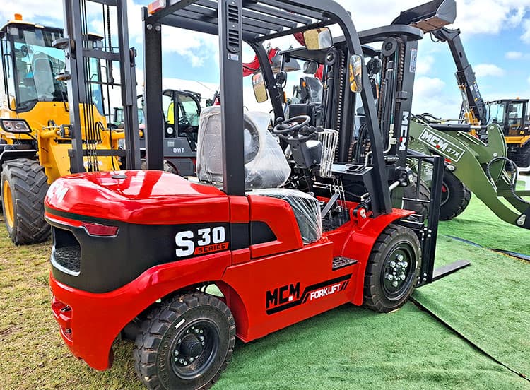 MCM S30 Forklift