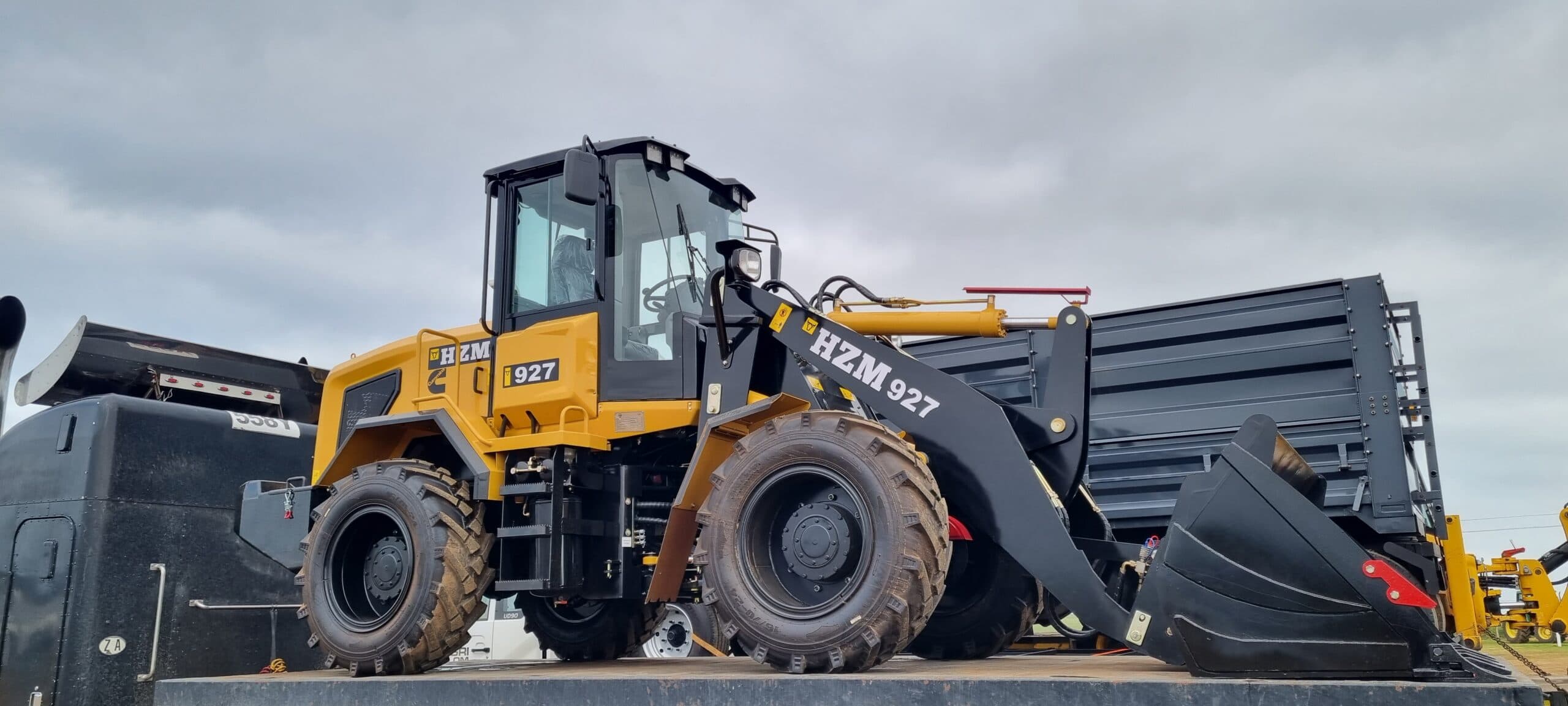 HZM 927 Front End Loader
