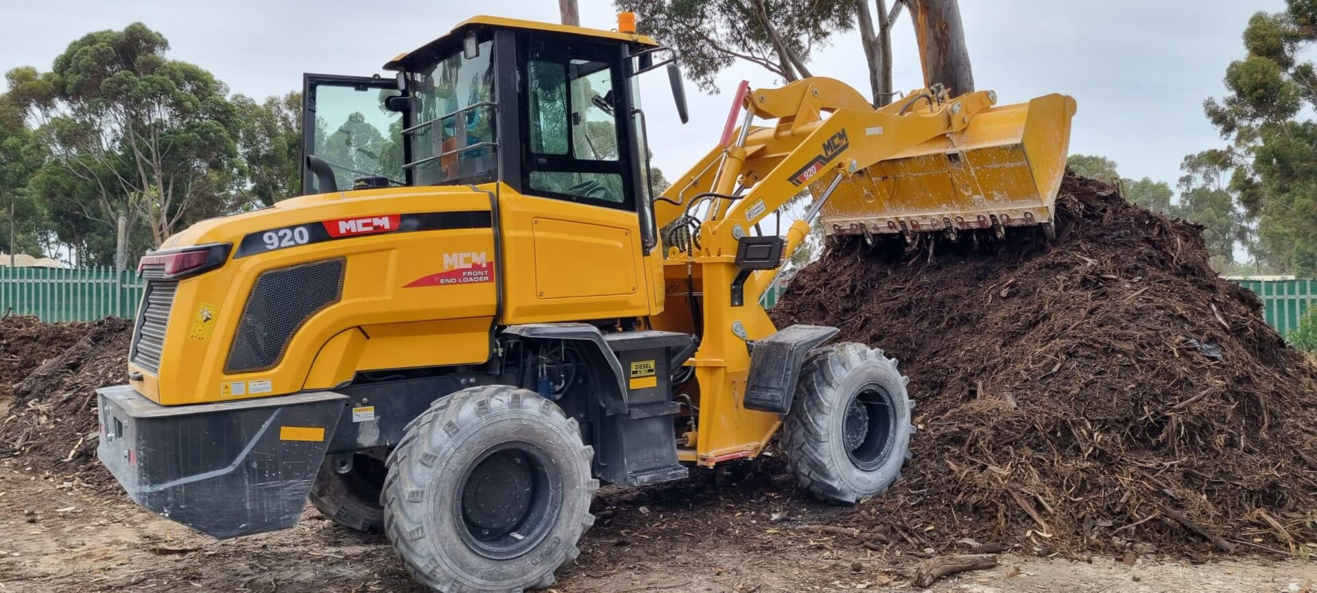 MCM 920 Front End Loader