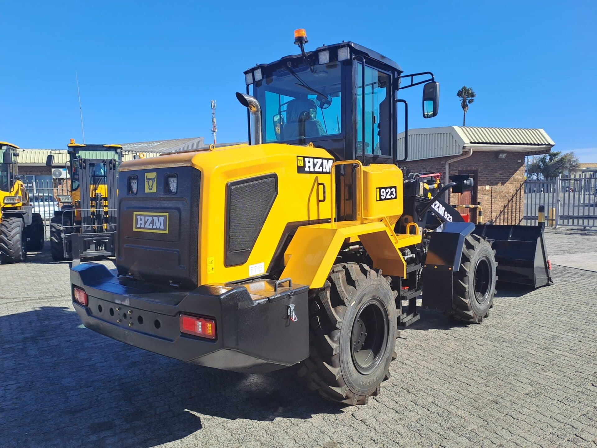 HZM 923 Front End Loader