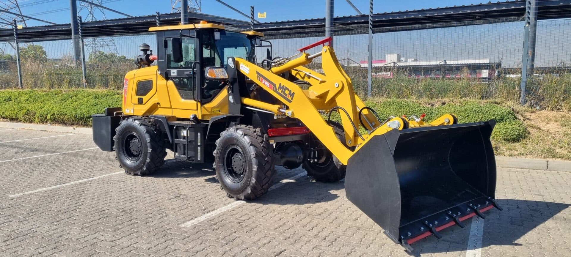 MCM 916L Front End Loader
