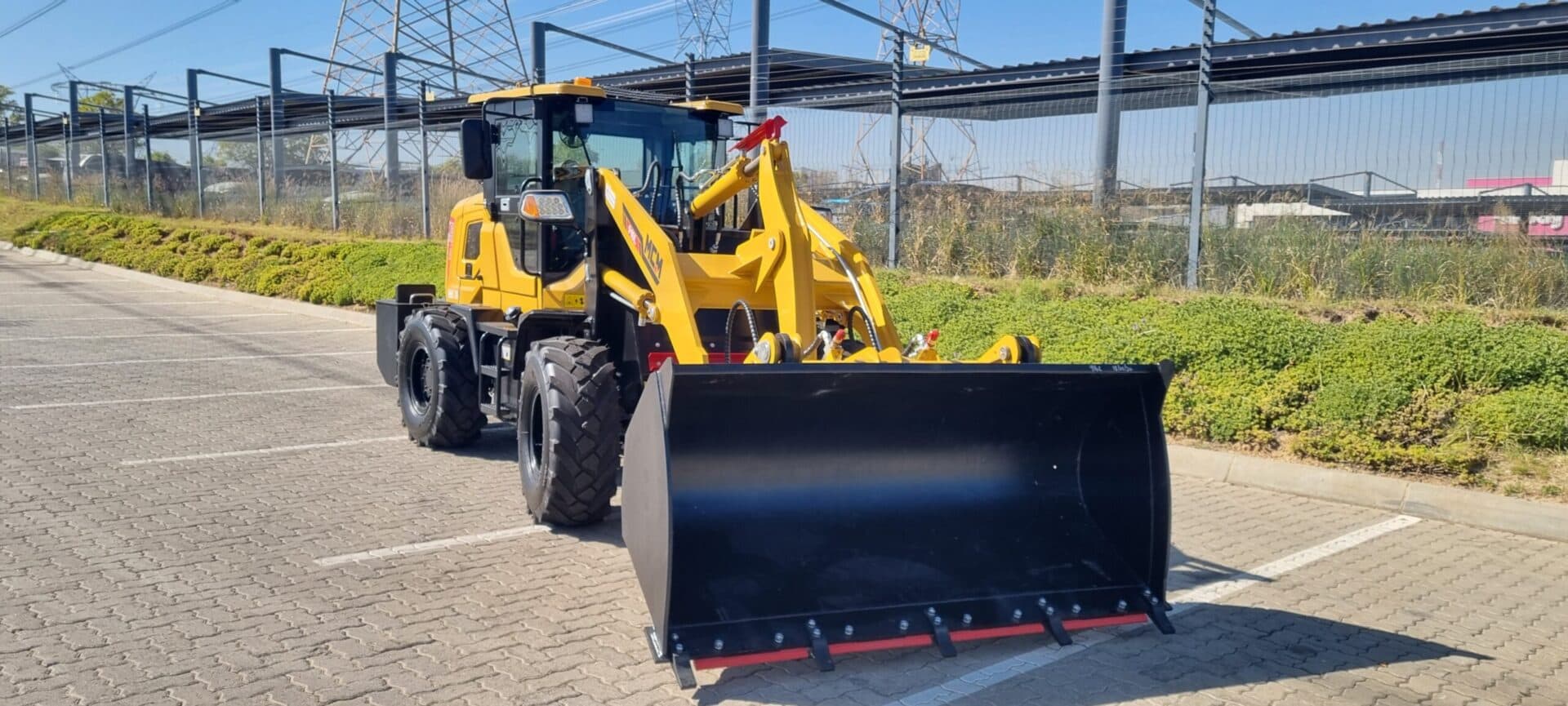 MCM 916L Front End Loader