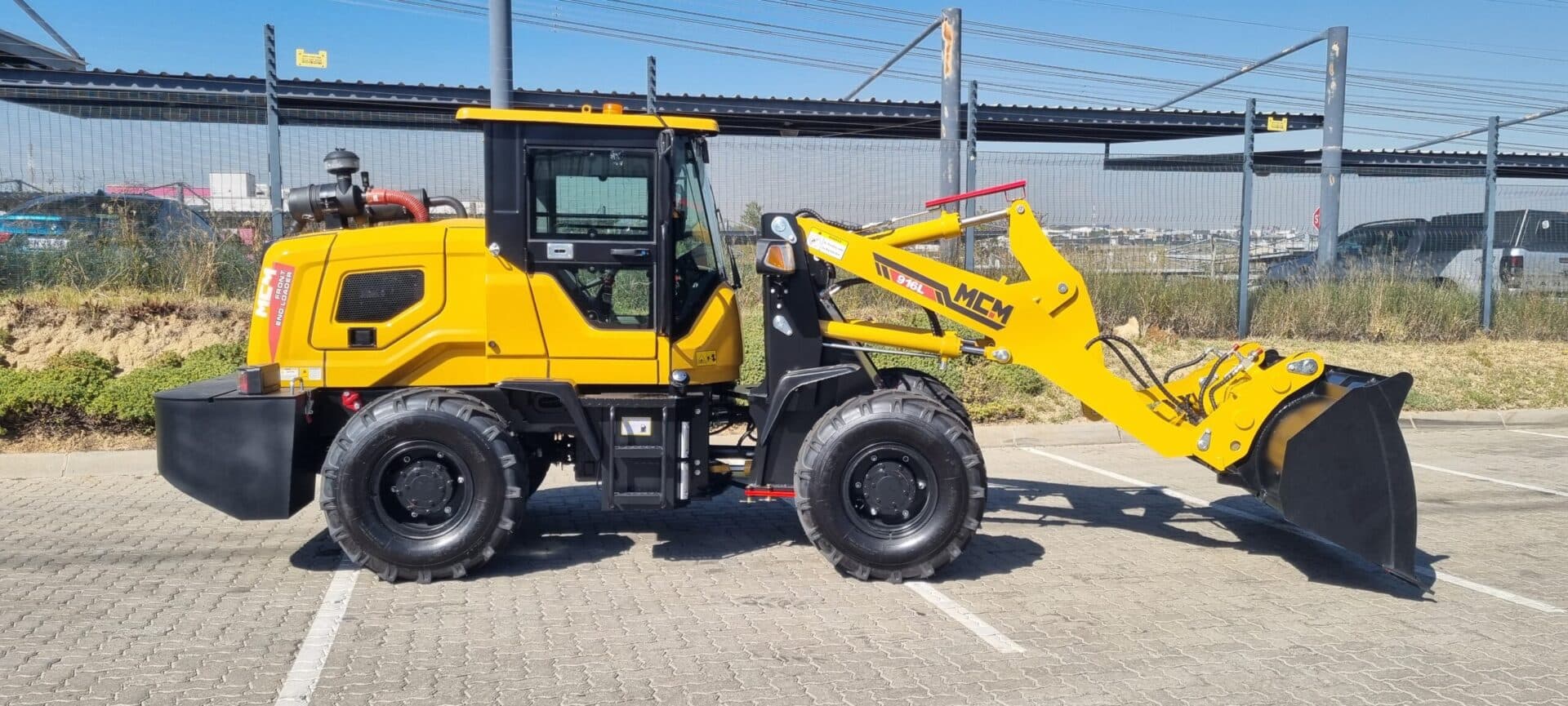 MCM 916L Front End Loader