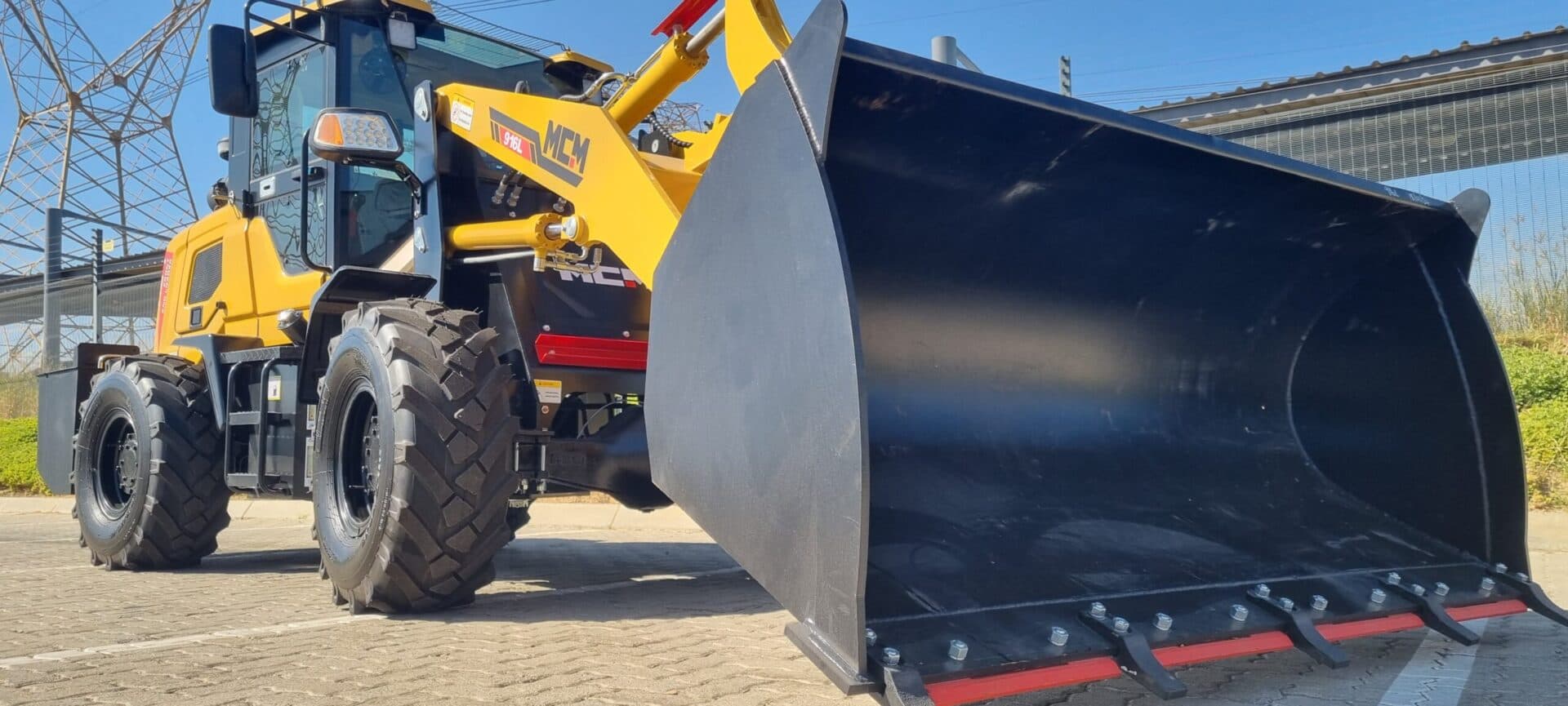 MCM 916L Front End Loader