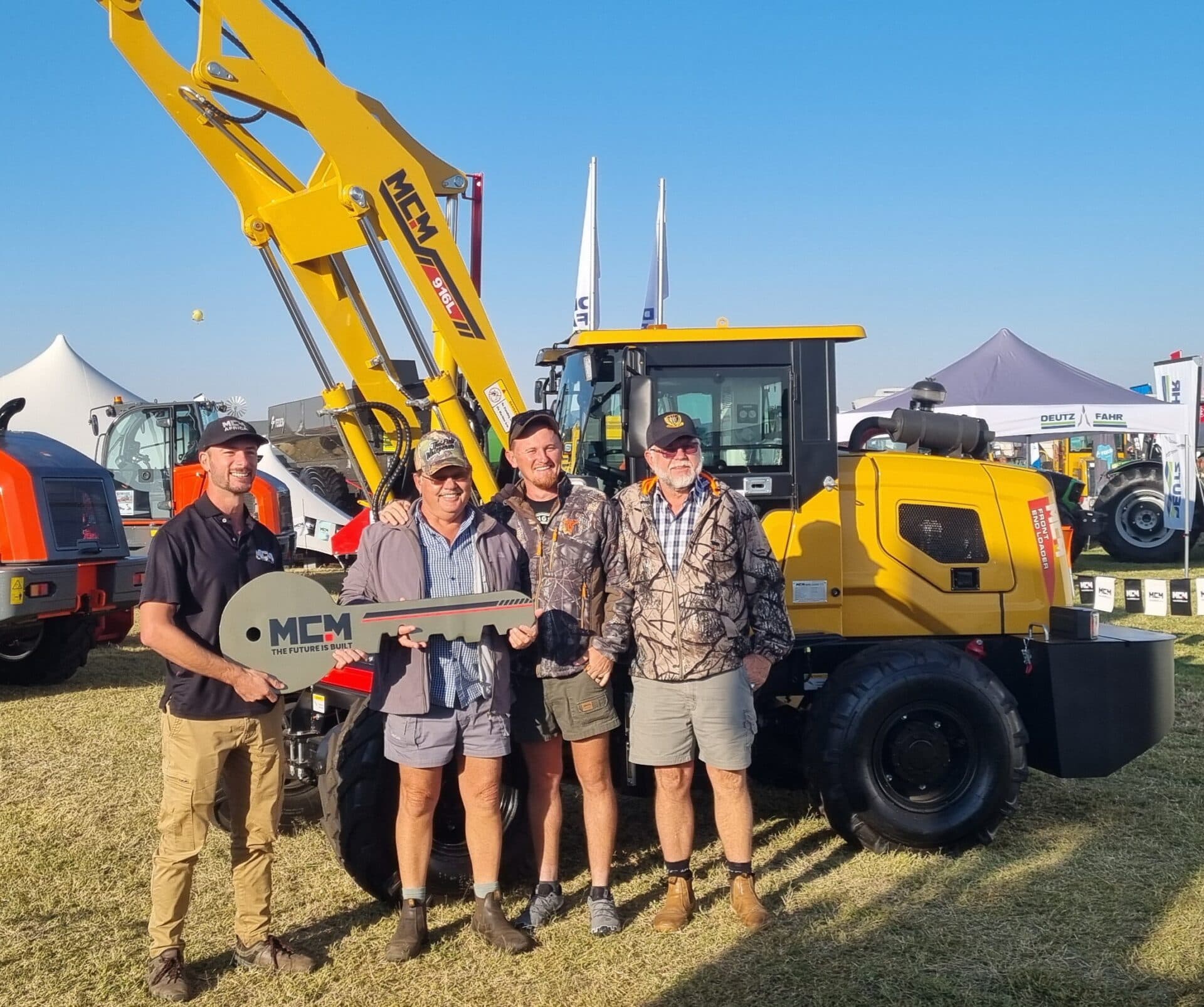 MCM 916L Front End Loader