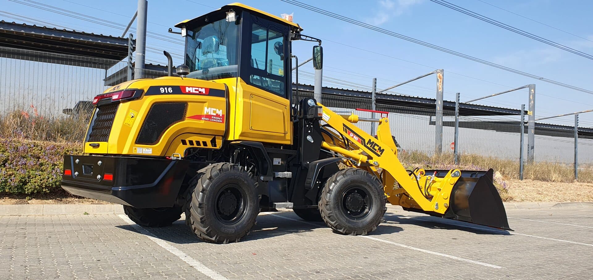 MCM 916 Front End Loader
