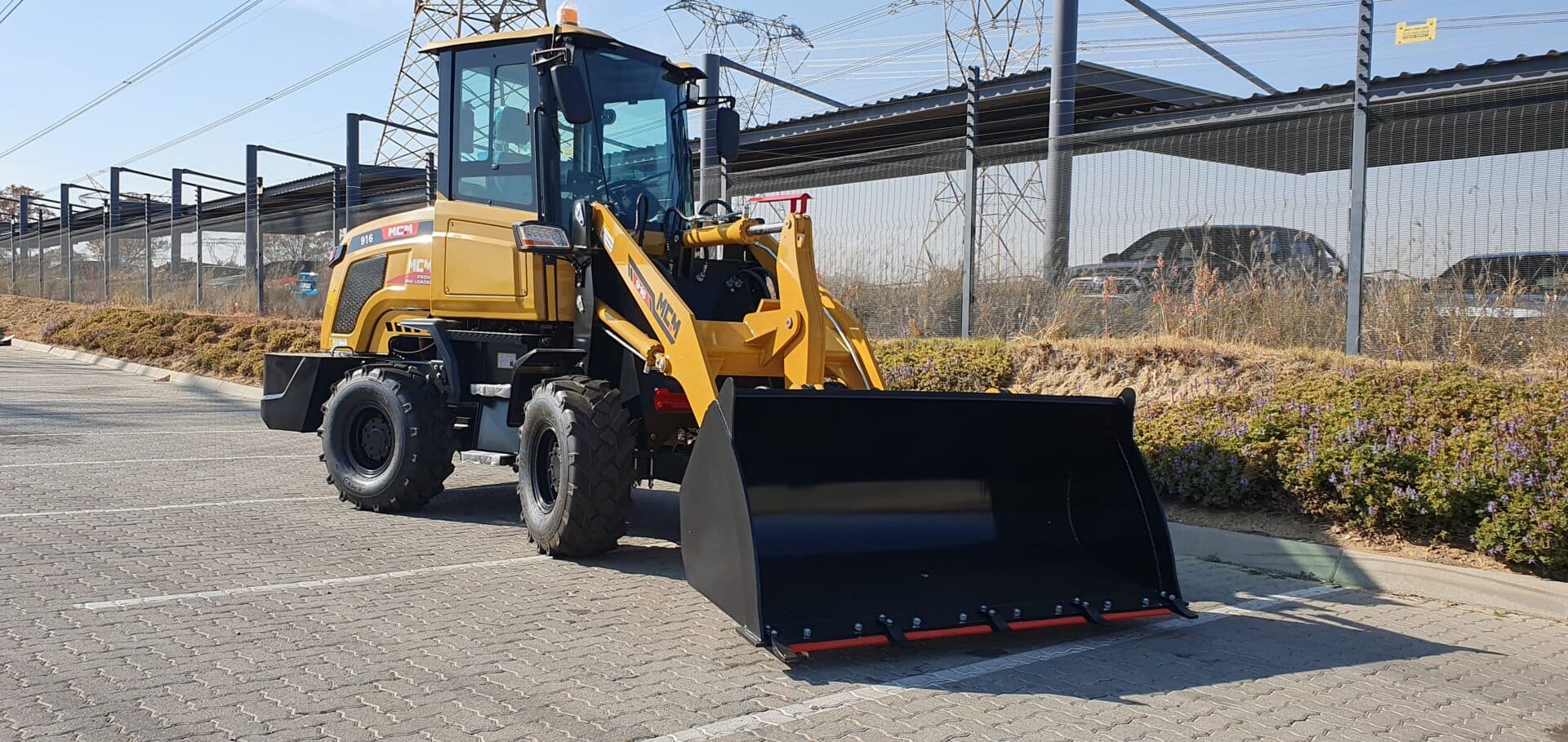 MCM 916 Front End Loader