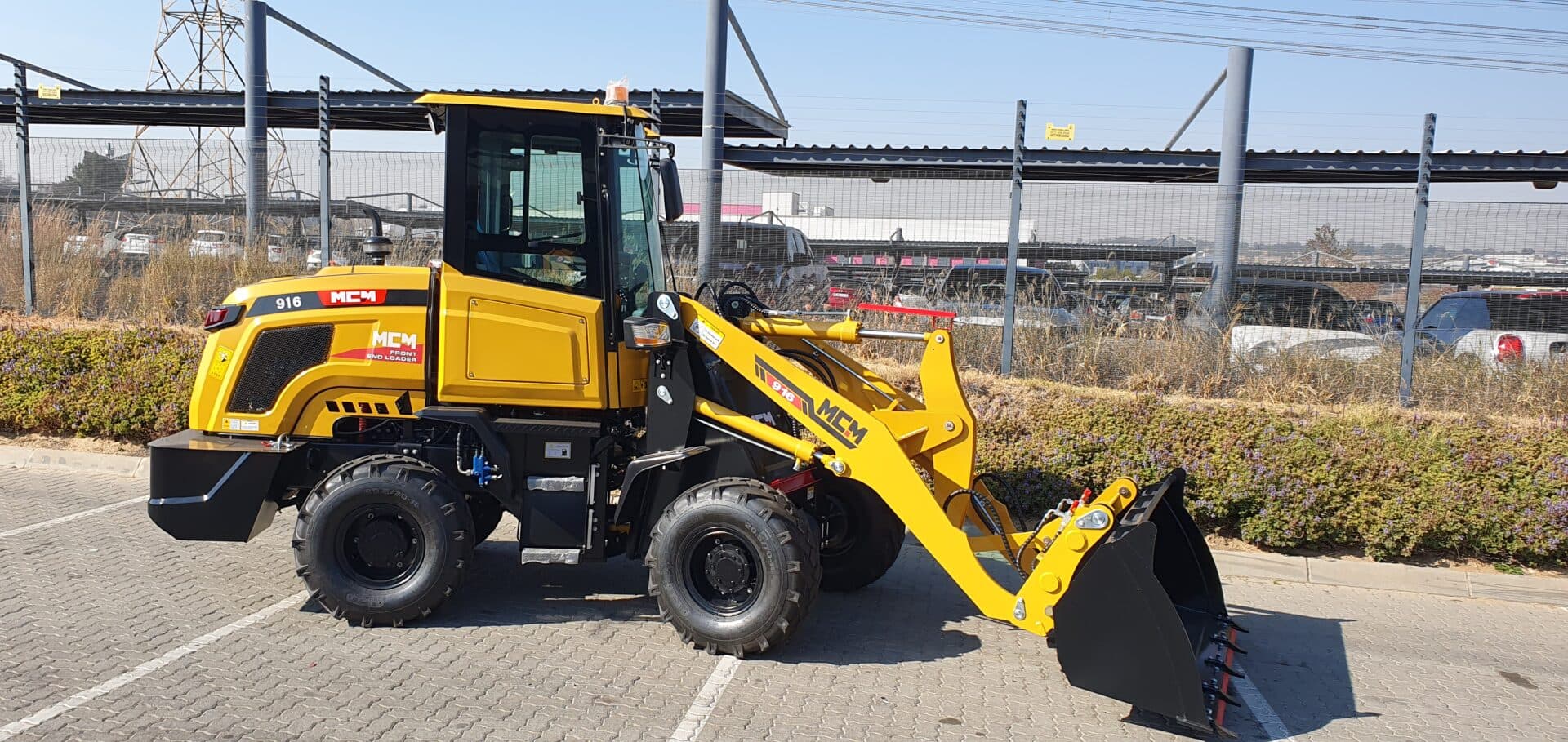 MCM 916 Front End Loader
