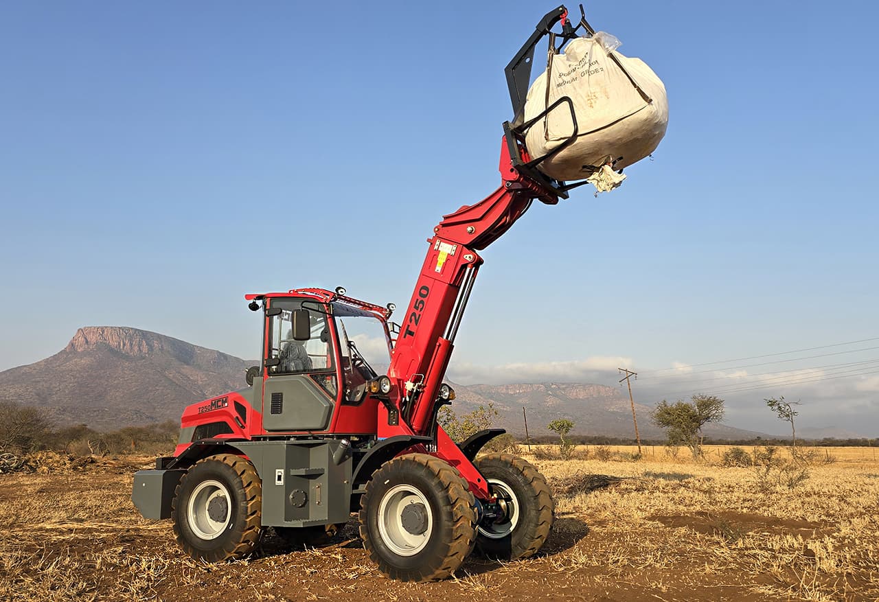 MCM T250 Telescopic Loader