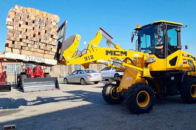MCM 918 Front End Loader