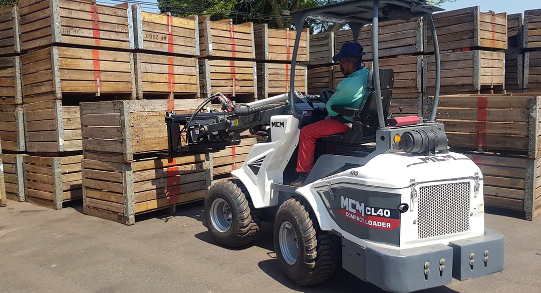 MCM CL40 Compact Loader