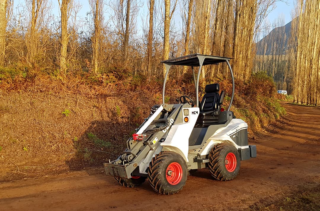 MCM CL40 Compact Loader