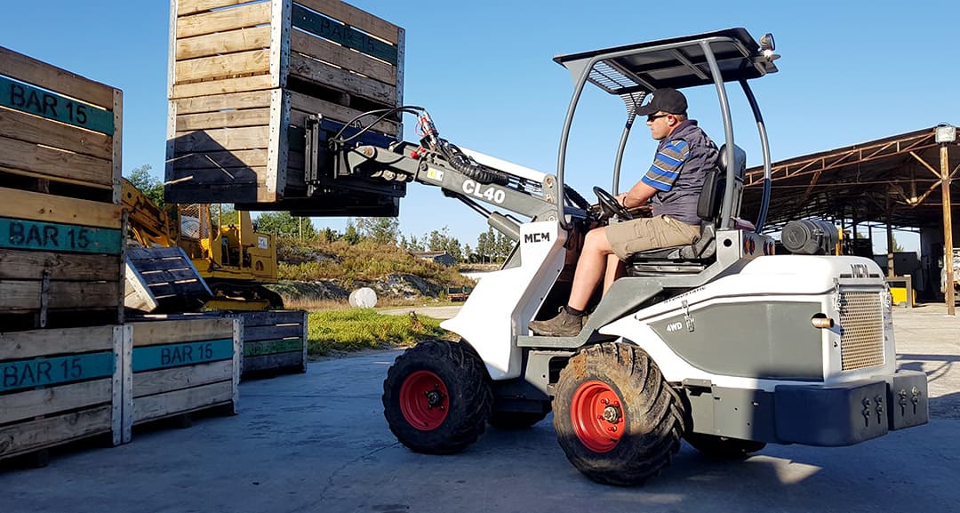 MCM CL40 Compact Loader