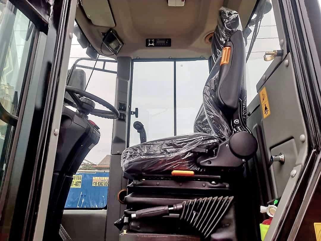 HZM 927 Front End Loader