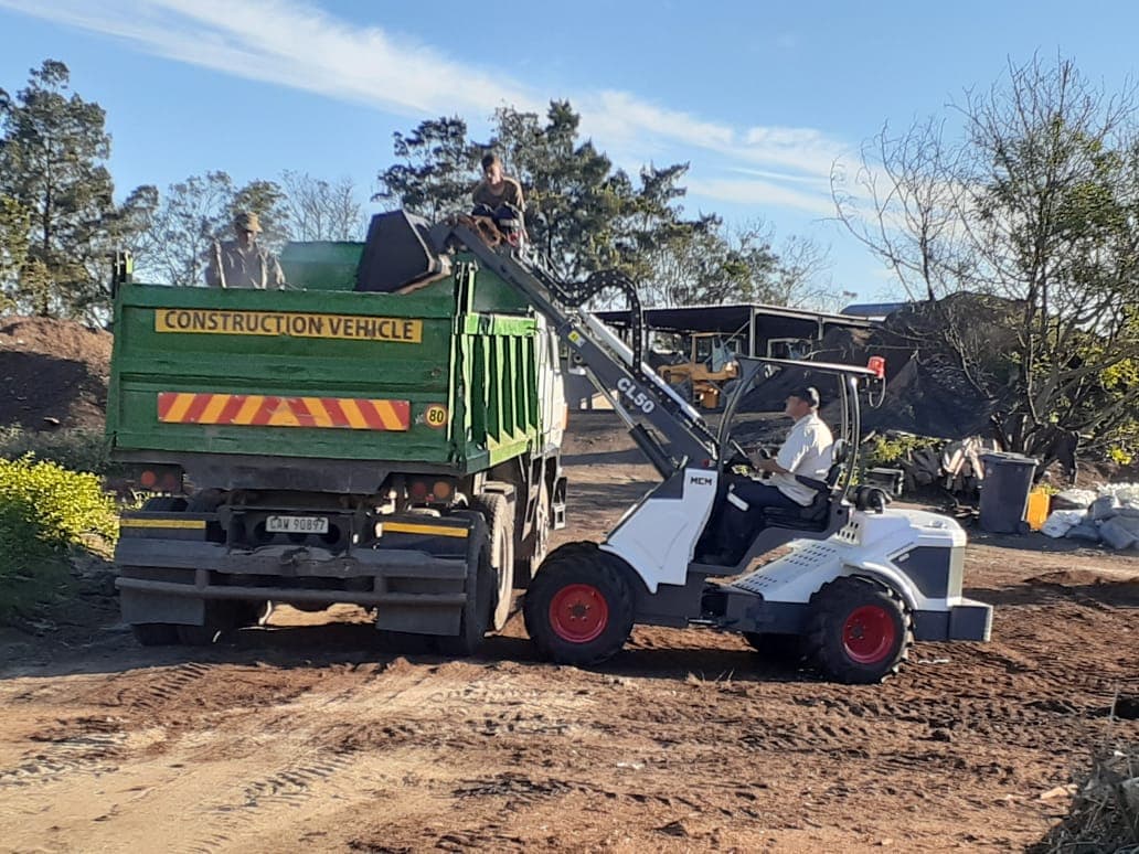 MCM CL50 Compact Loader