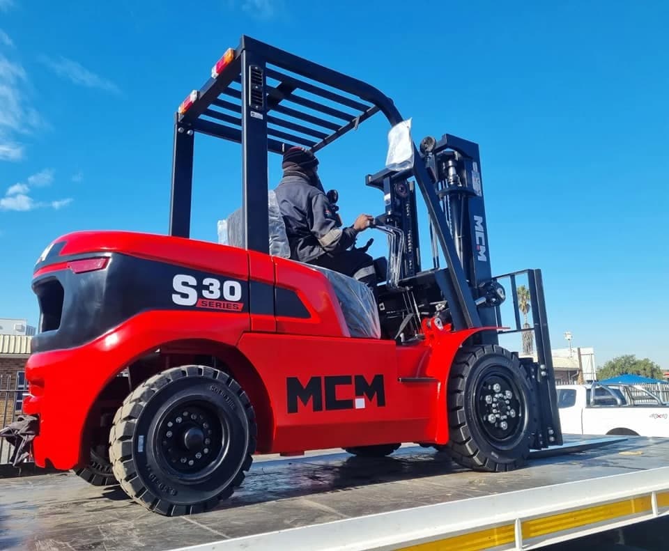 MCM S30 Forklift