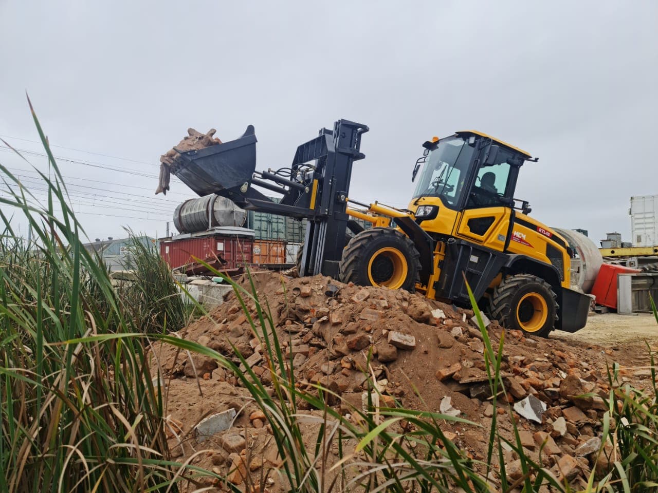 MCM RTL40 Rough Terrain Forklift