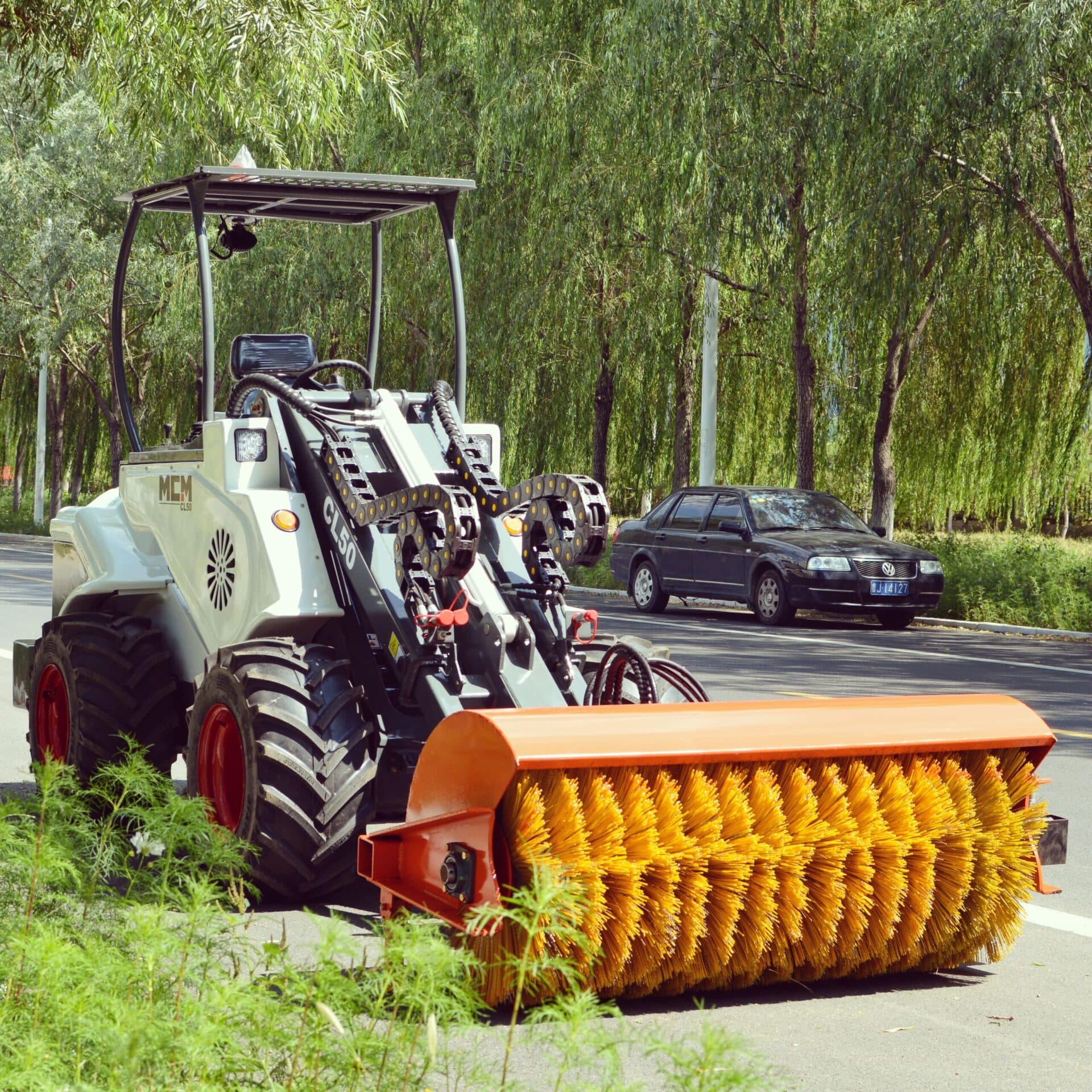 MCM CL50 Compact Loader