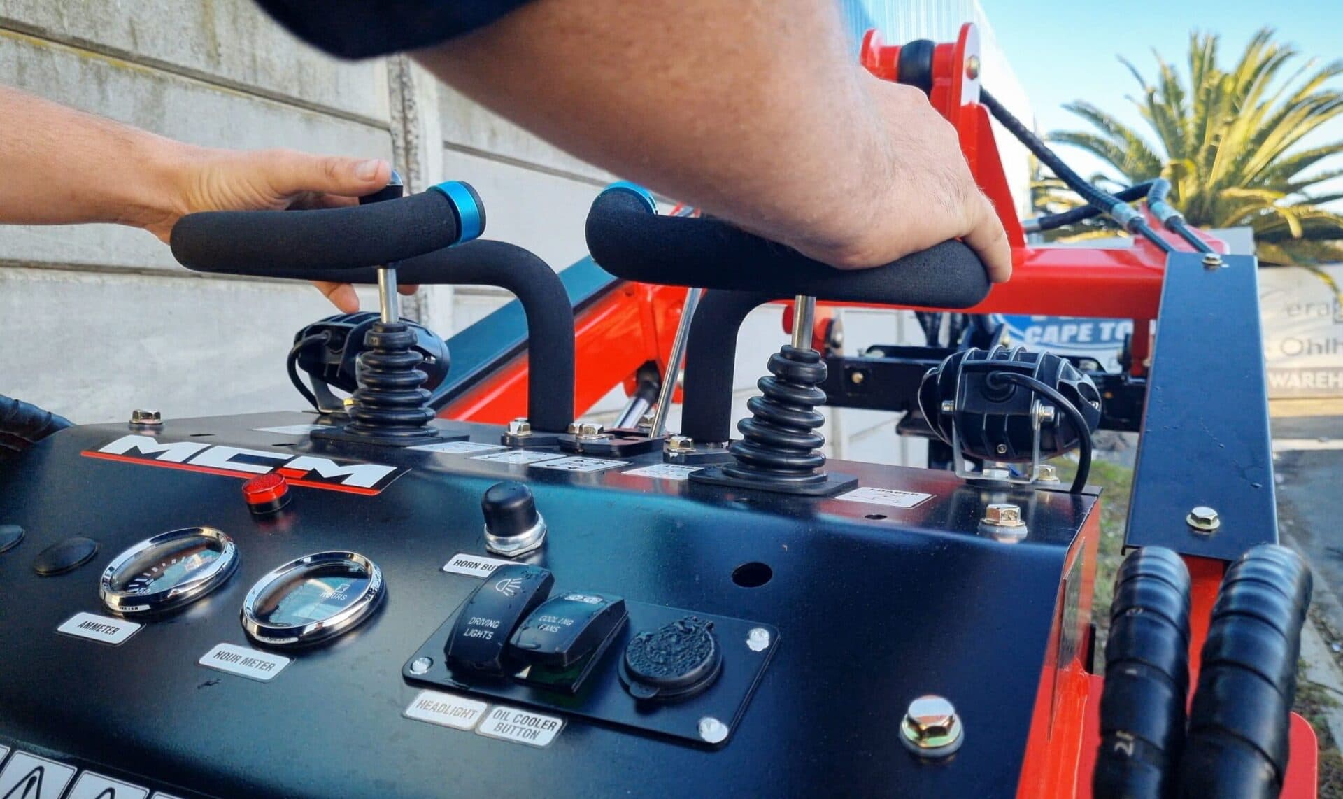 MCM MS10W Mini Skid Steer
