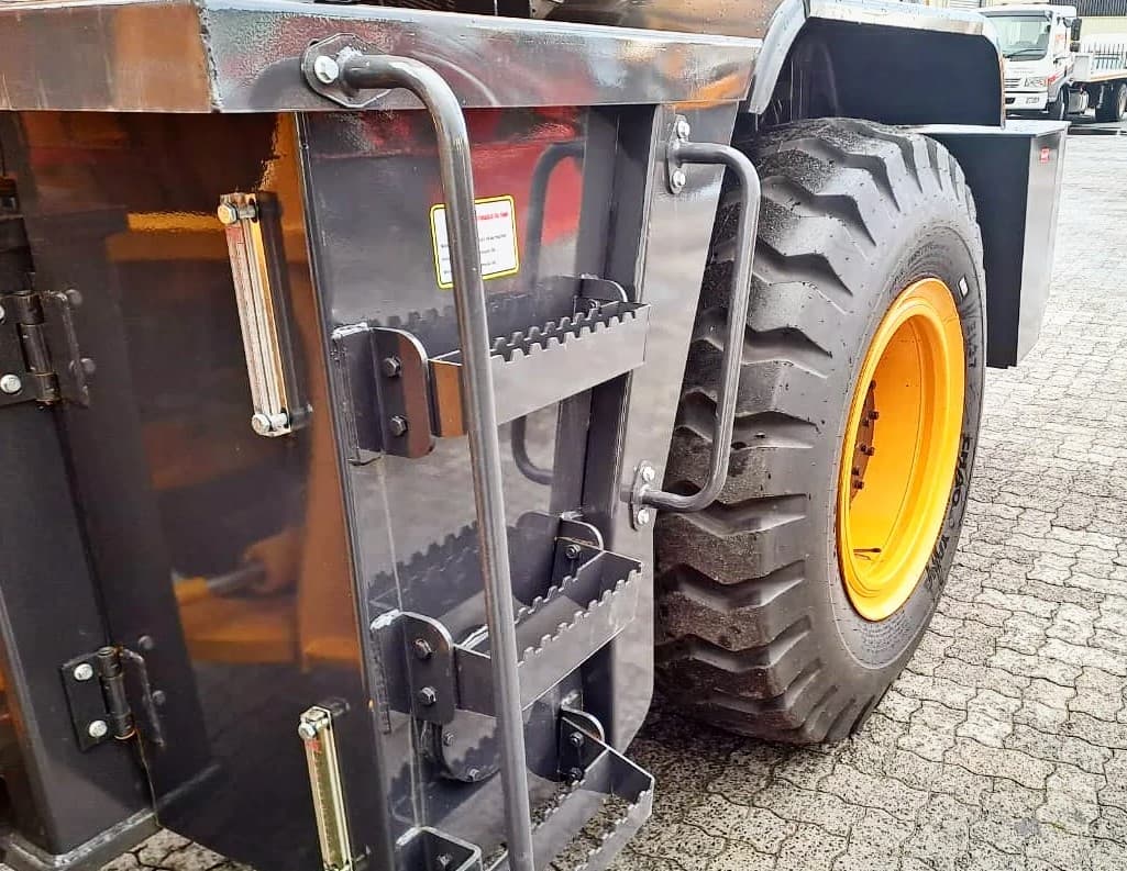 MCM 928 Front End Loader