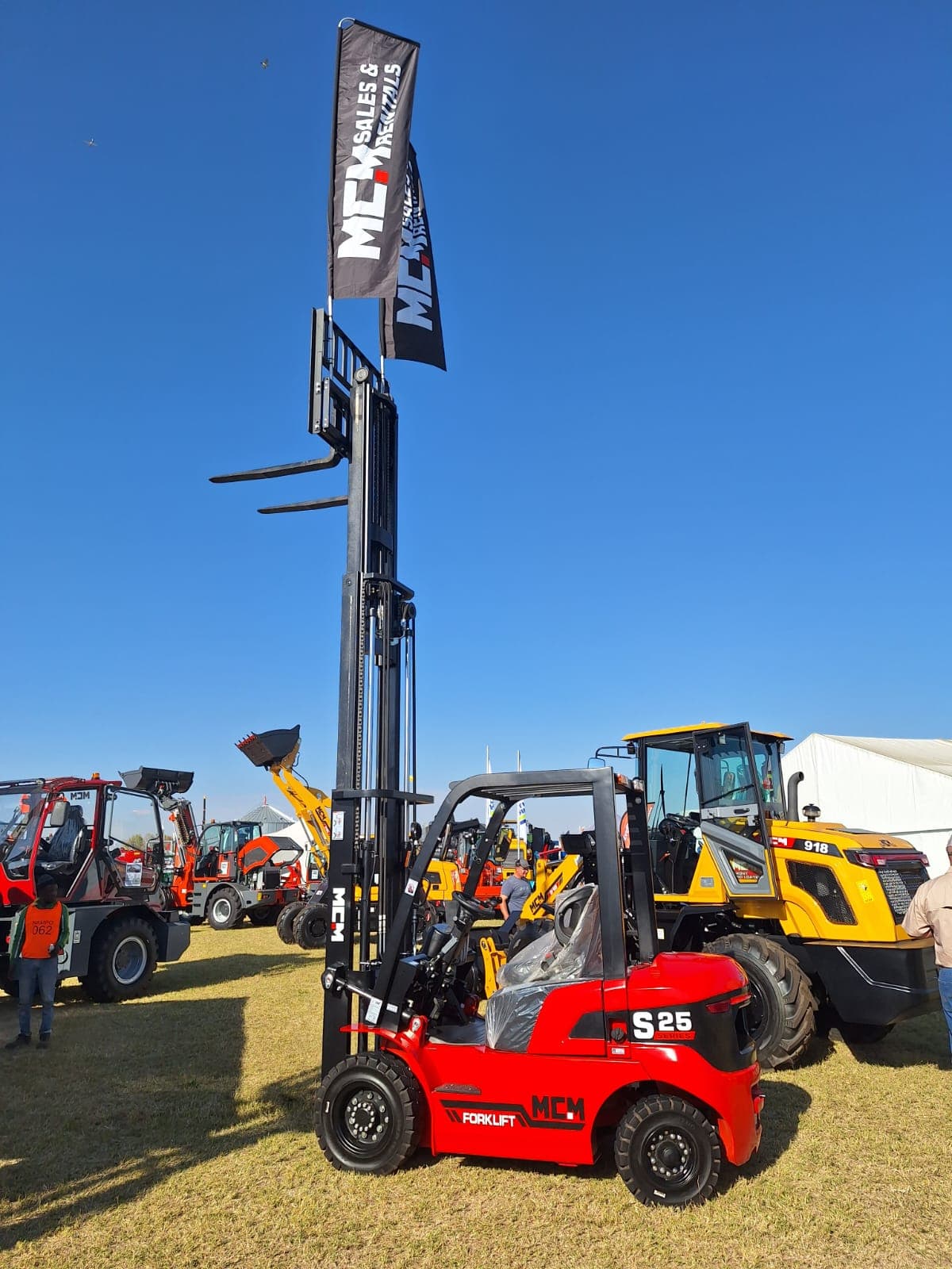 MCM S25 Forklift
