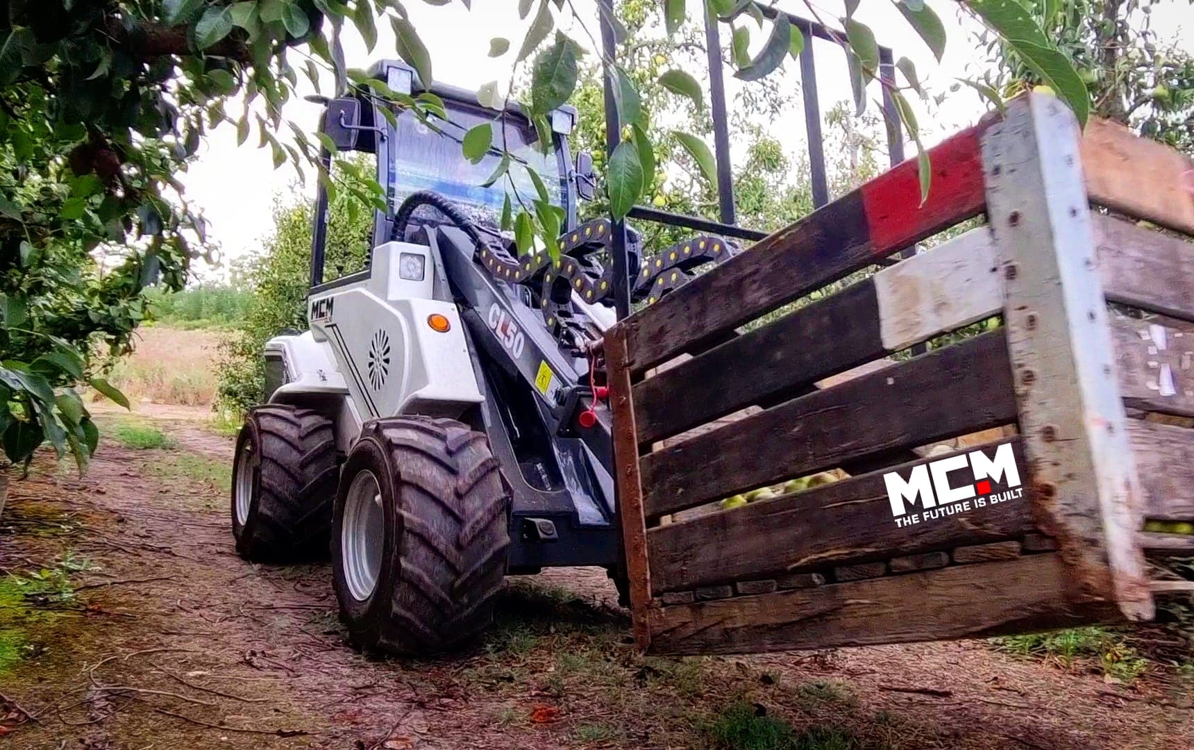 MCM CL50 Compact Loader