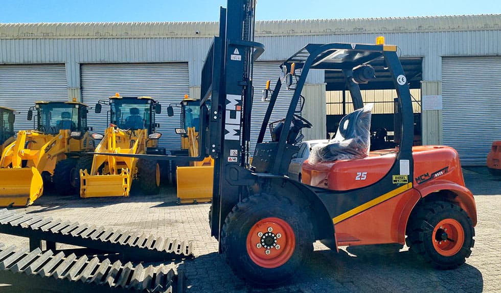 MCM RS25 Semi-Rough Terrain Forklift