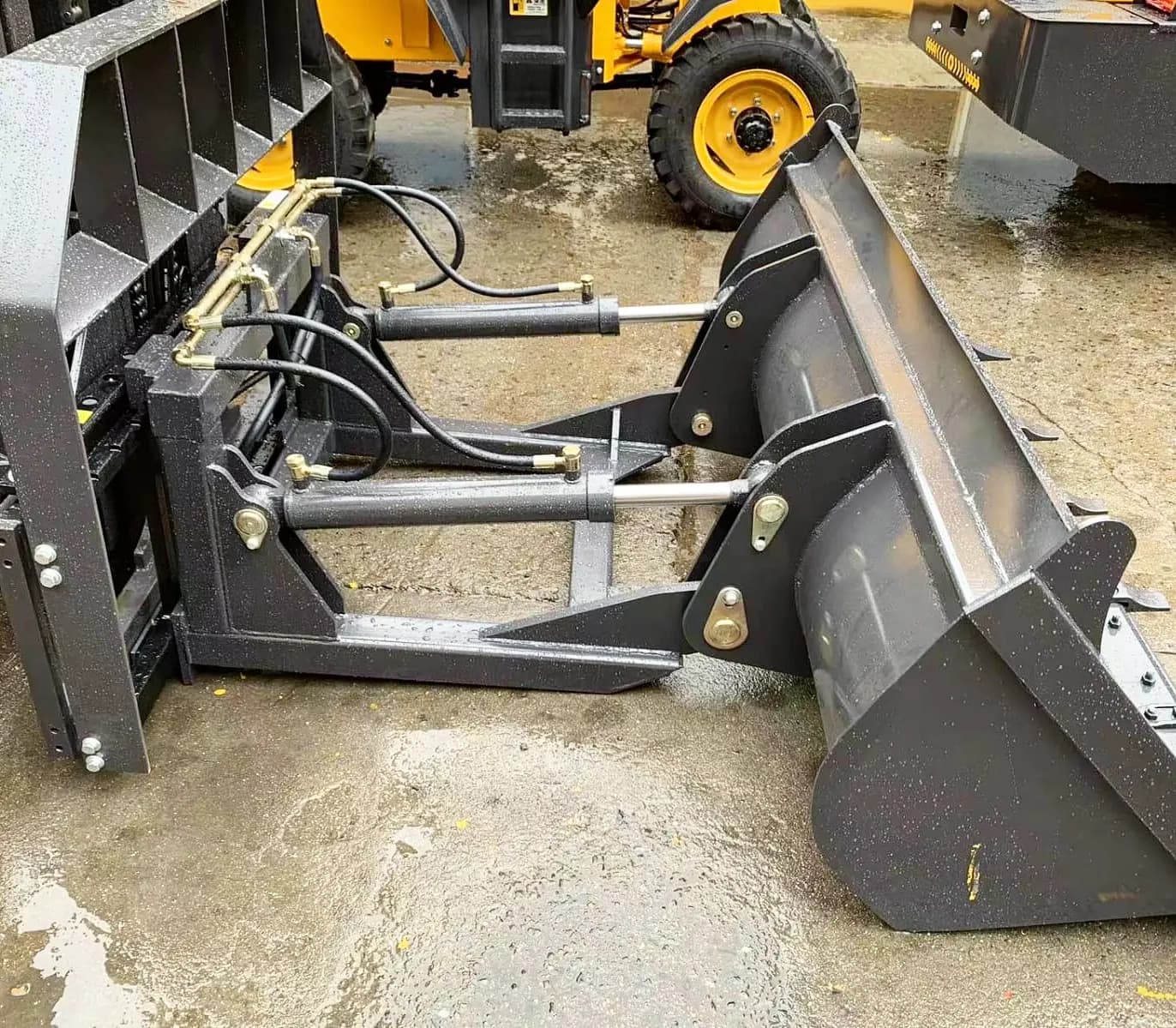 MCM RTL30 Rough Terrain Forklift