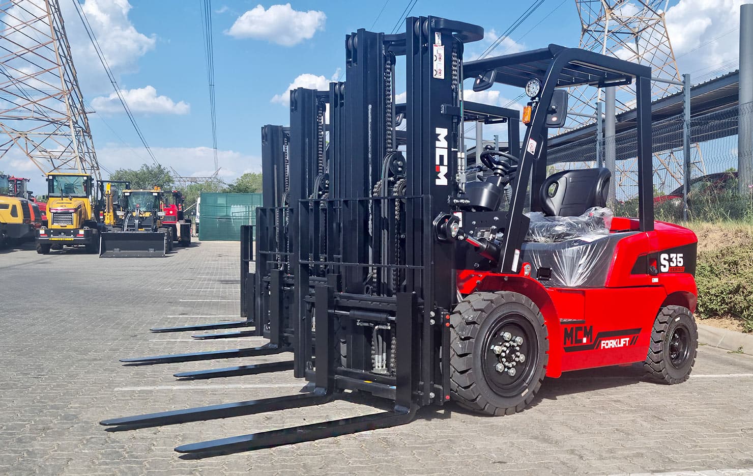 MCM S35 Forklift