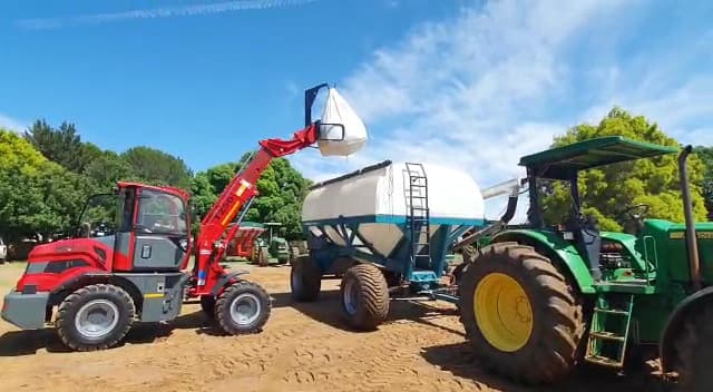 MCM T250 Telescopic Loader