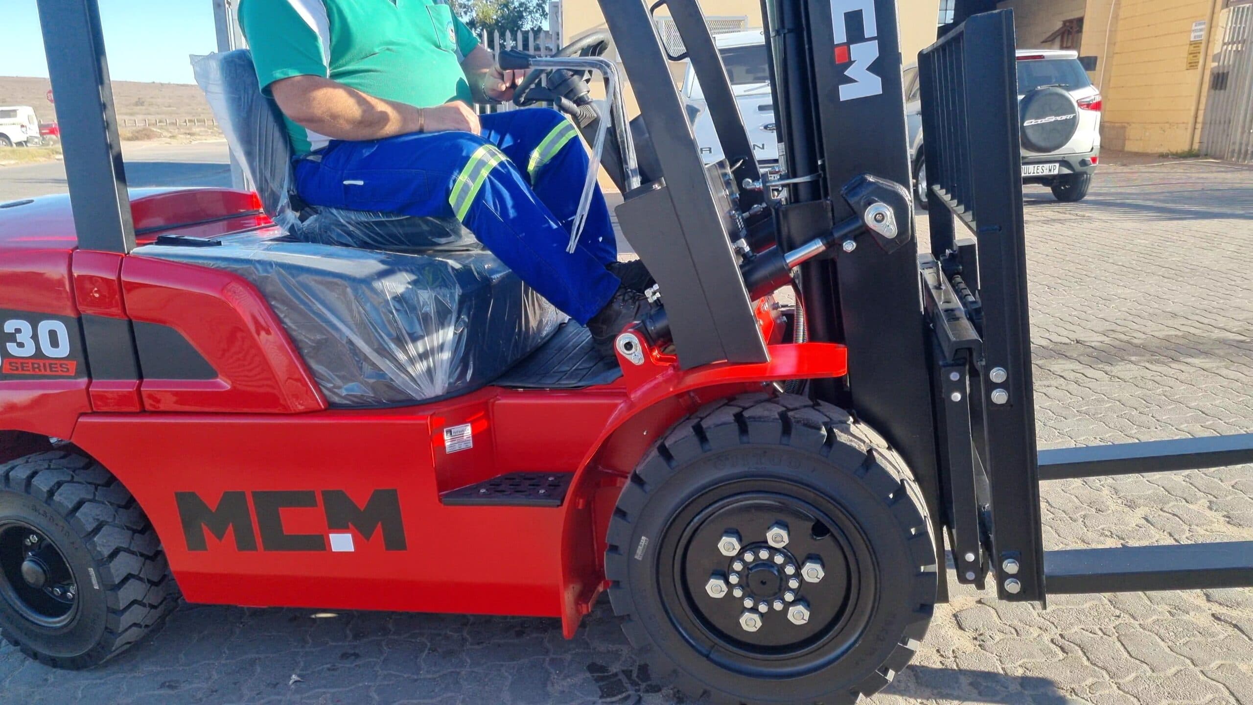 MCM S30 Forklift
