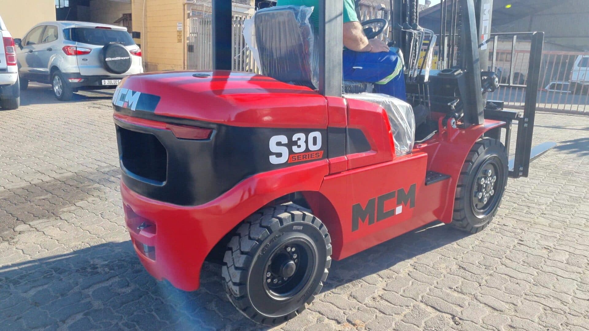 MCM S30 Forklift