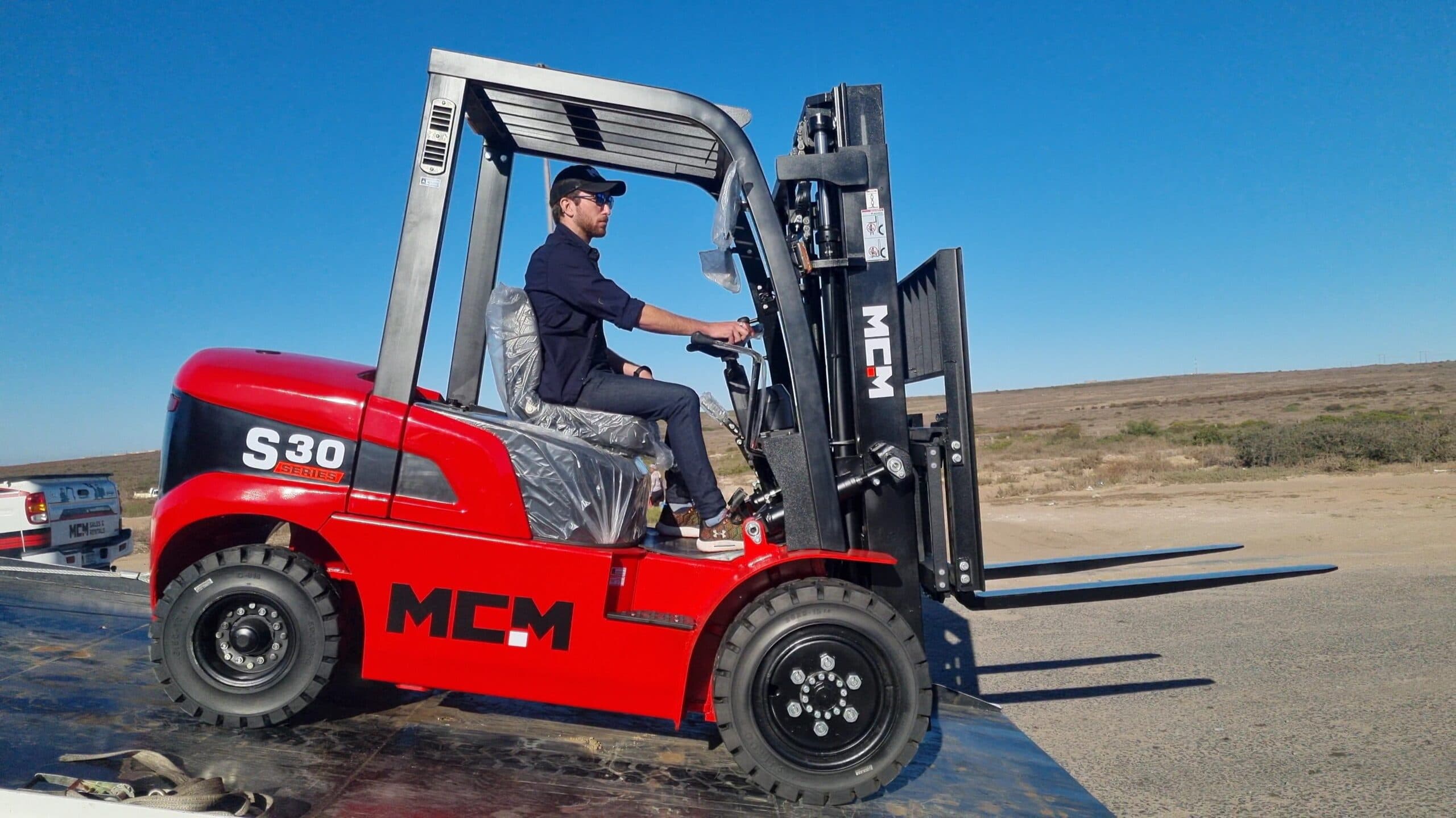 MCM S30 Forklift