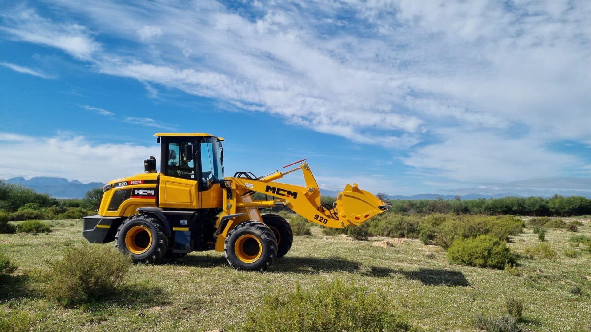 MCM 920 Front End Loader