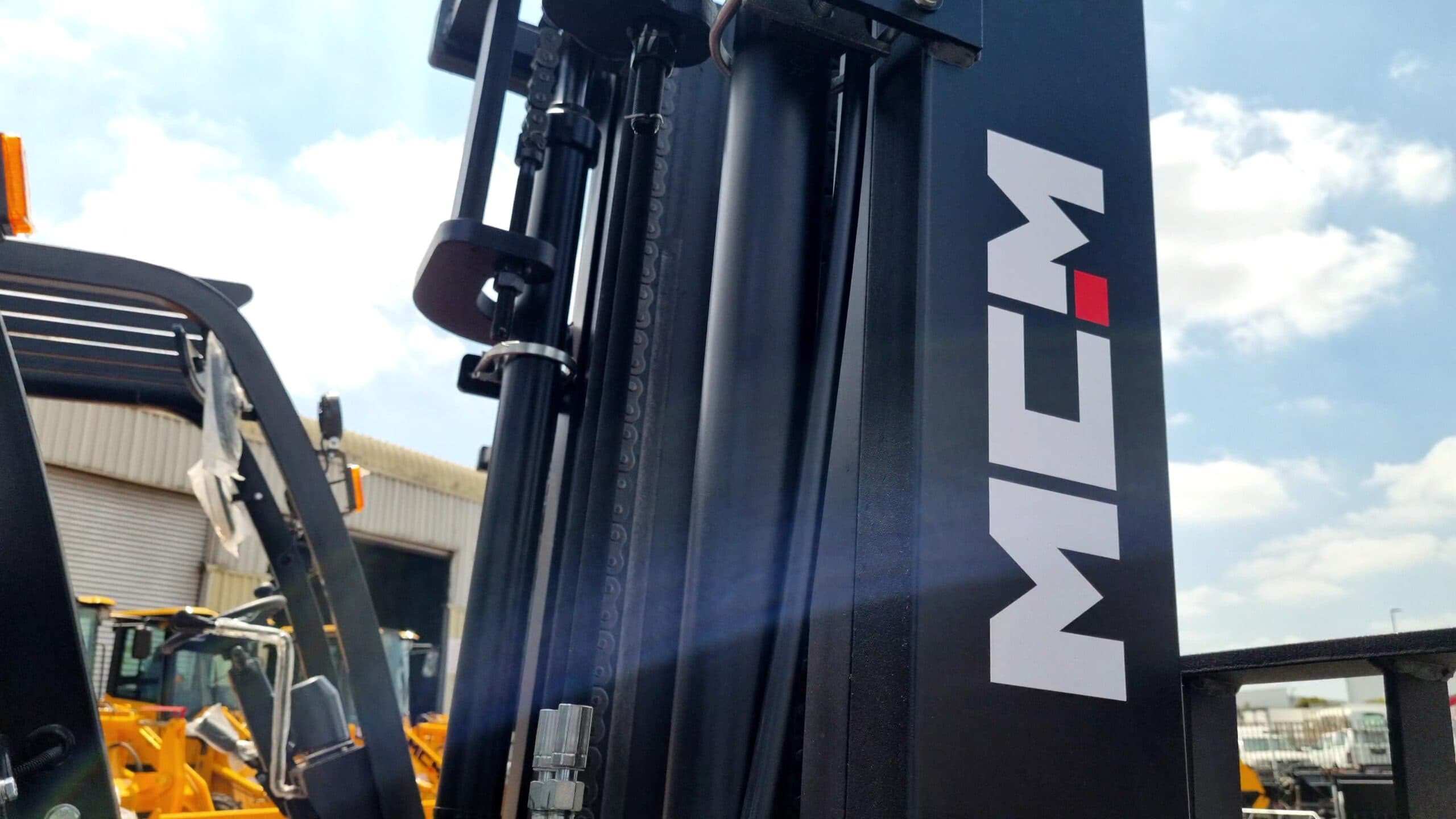 MCM S25 Forklift