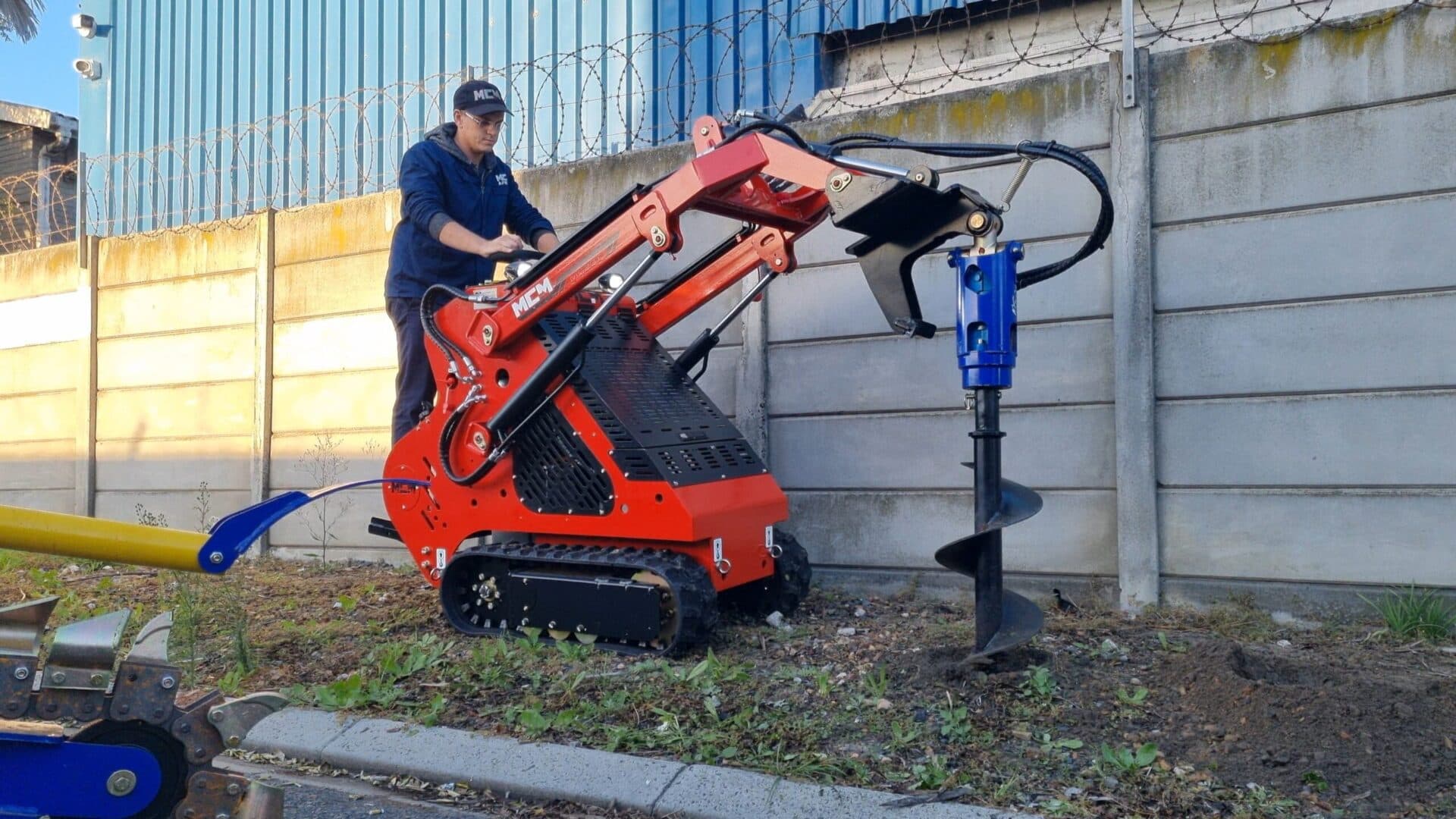 MCM MS23T Mini Skid Steer