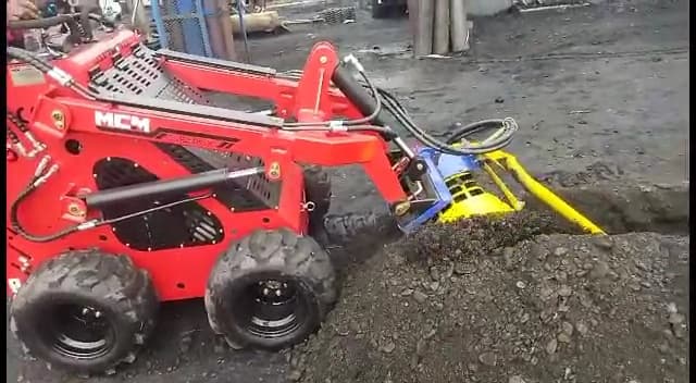 MCM MS23W Mini Skid Steer