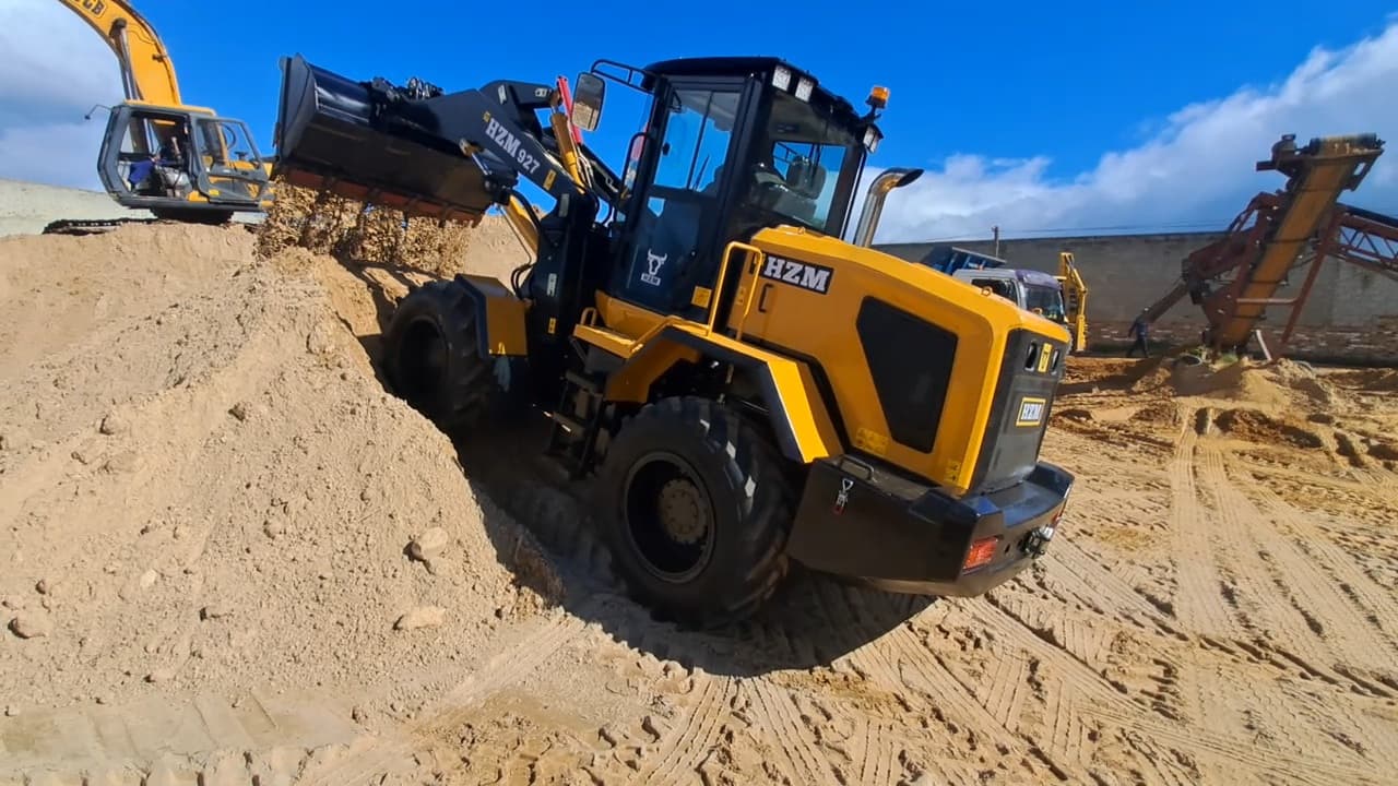 HZM 927 Front End Loader