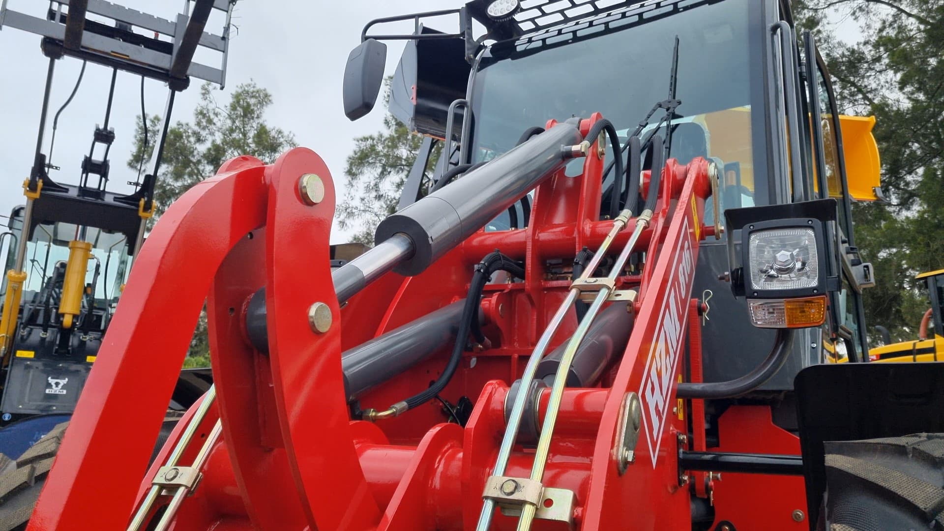 HZM 816 Front End Loader