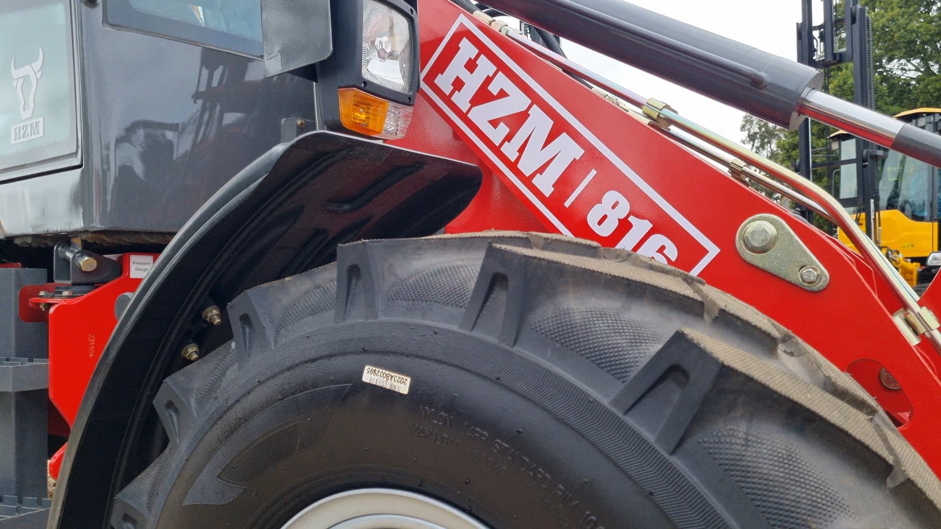 HZM 816 Front End Loader